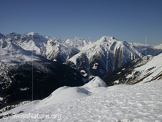Foto: Blick vom Gipfel des Gandhorn über das Binntal Richtung W