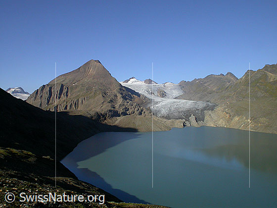 Foto: Griessee
Im Hintergrund: Ofenhorn, Bättelmatthorn, Rothorn, Griesgletscher und Blinnenhorn.