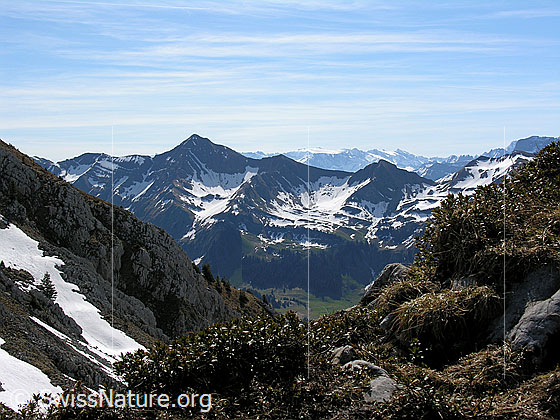 Foto: Im Aufstieg zum Hohgant: Blick zum Tannhorn.