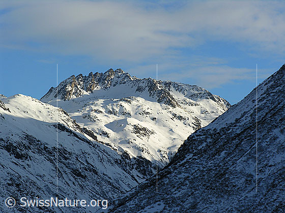 Foto: Oberhalb Andermatt. Blick zum Portgerenstock.