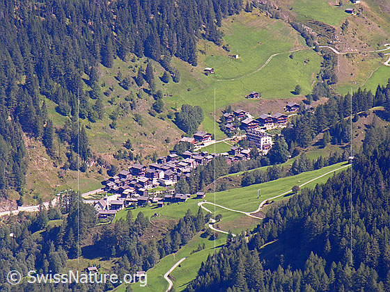 Foto: Tiefblick vom Meiggerhorn auf Binn.
