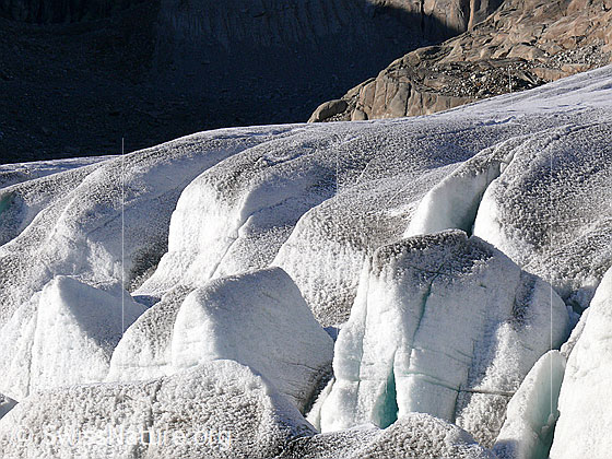 Foto: Gletscherabbruch im Rhonegletscher.