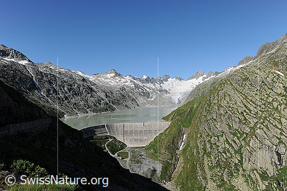Foto: Staussee und Staumauer Oberaar (Oberaarsee).