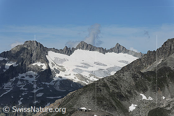 Foto: Gärstenhörner und Gärstenlickegletscher.
Im Vordergund ein Ausläufer des Klein Furkahorns.
