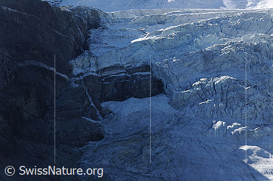 Foto: Abbruch Turtmanngletscher und Felsstufe am Gletscherrand.