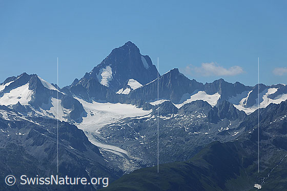 Foto: Hinteres Galmihorn, Finsteraarhorn und Oberaarhorn.
Gletscher: Minstigergletscher mit Gletscherzunge
