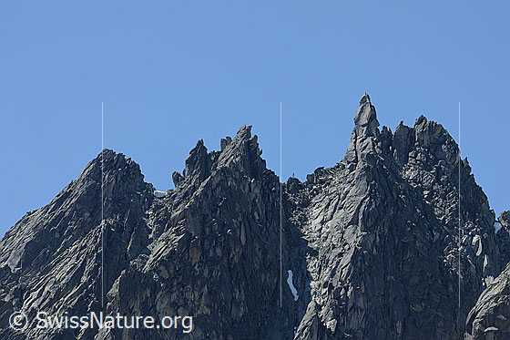 Foto: Sidelengrat
Grat mit Felsturm, Felsspitzen und steil abfallenden Felswänden.