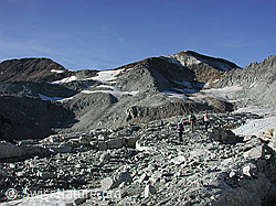 DSCN1062: Tälligletscher: Hohsandhorn und Gerölllandschaft