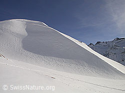 F009052: Schattenwurf in Triebschneeflanke