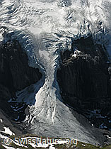 F024482: Hängegletscher an der Blüemlisalp