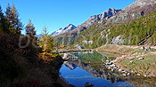 F043526: Spiegelung im Grundsee