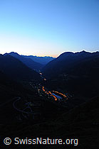 F061781: Morgenstimmung über Airolo und der Leventina
