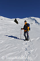 F065067: Schneeschuhläuferin