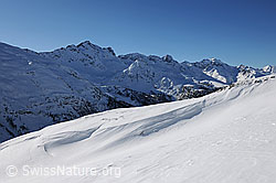 F065184: Berglandschaft mit Licht und Schatten