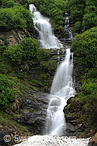 F068777: Wasserfall als Langzeitaufnahme