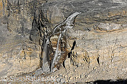 F071821: Wasserfall im Vorfeld des Kanderfirns (Alpetligletscher)