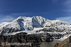 F072343: Frisch verschneites Bergmassiv Les Diablons