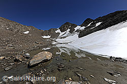F078456: Kleiner Bergsee im Gletschervorfeld