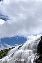F098490: Erfrischender Wasserfall
