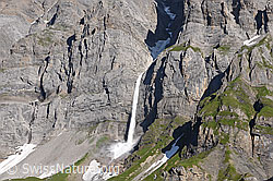 F186326: Eislawine nach Eisabbruch an Gletscher