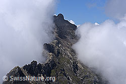 F227424: Wolkenstimmung am Felsgrat