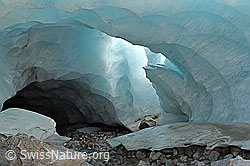 F234065: Eishöhle im Oberaargletscher